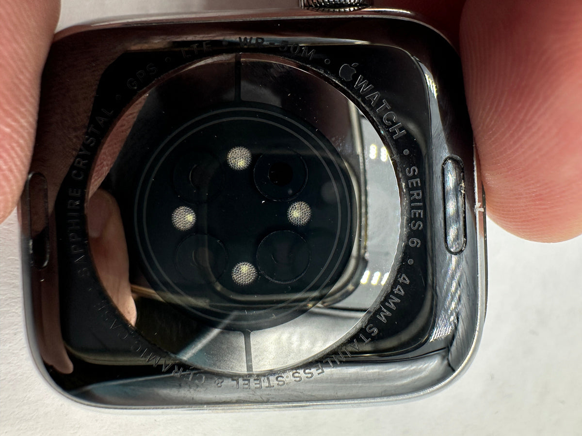 Apple Watch Series 6 GPS/Cel 44mm Silver Stainless Steel (C) FOR PARTS ONLY