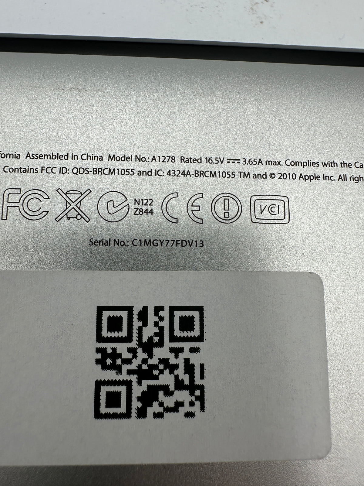 MacBook Pro 13 inch 2.4GHz Intel Core i5 Late 2011 MD313LL/A SEE DESCRIPTION